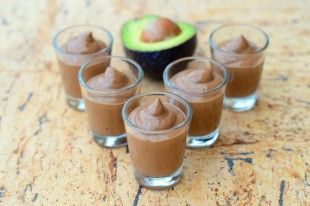 mousse sokolata me avocado