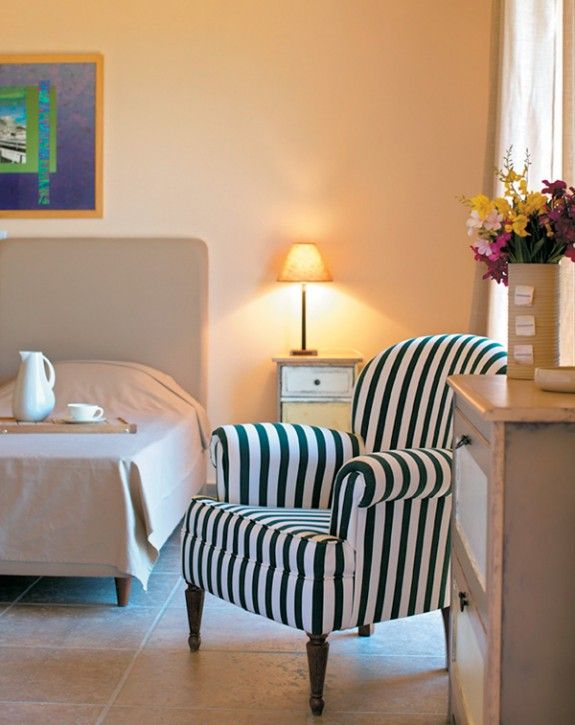 Semeli_white_room