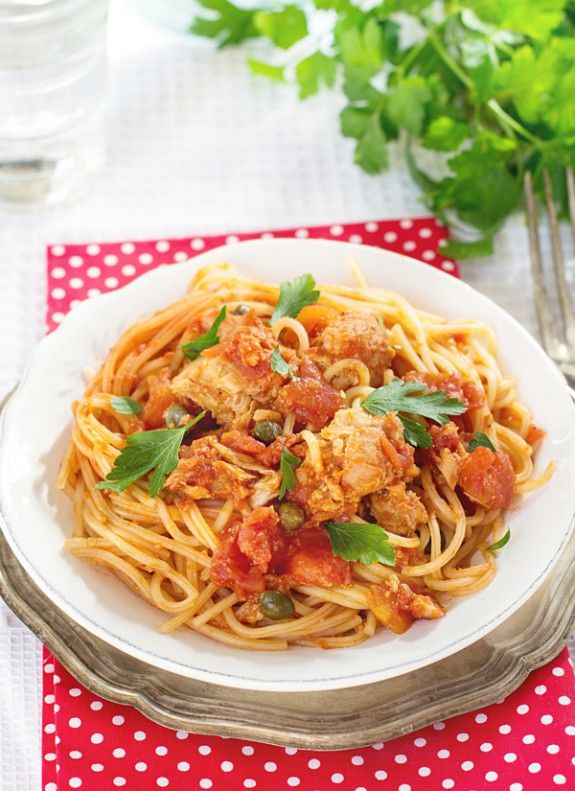 spagheti me tono