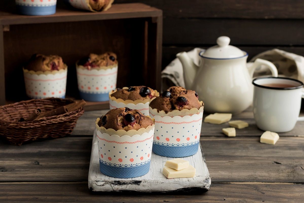 Muffins with cranberries and white chocolate
