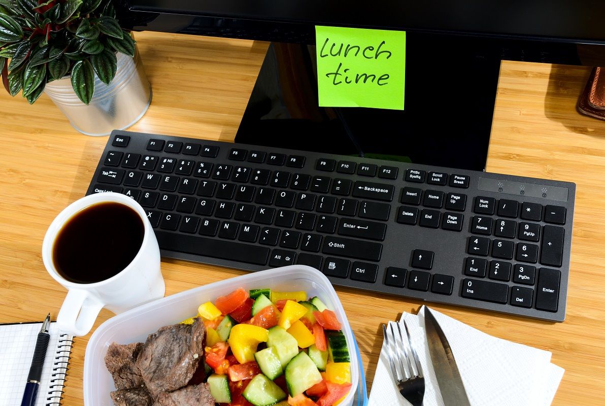 eating at workplace