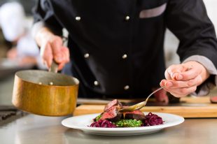 CHEF-KOUZINA-PIATO