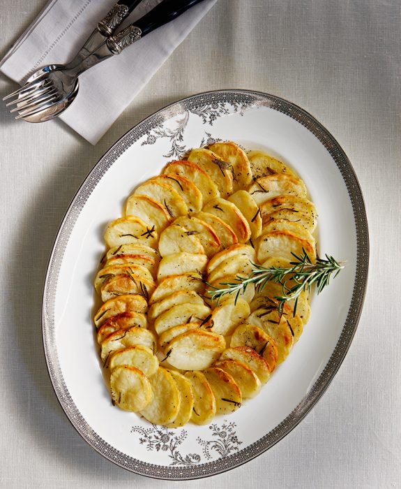 PATATES-ME-LADI-KAI-DENTROLIVANO