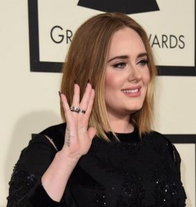 adele_anoigma