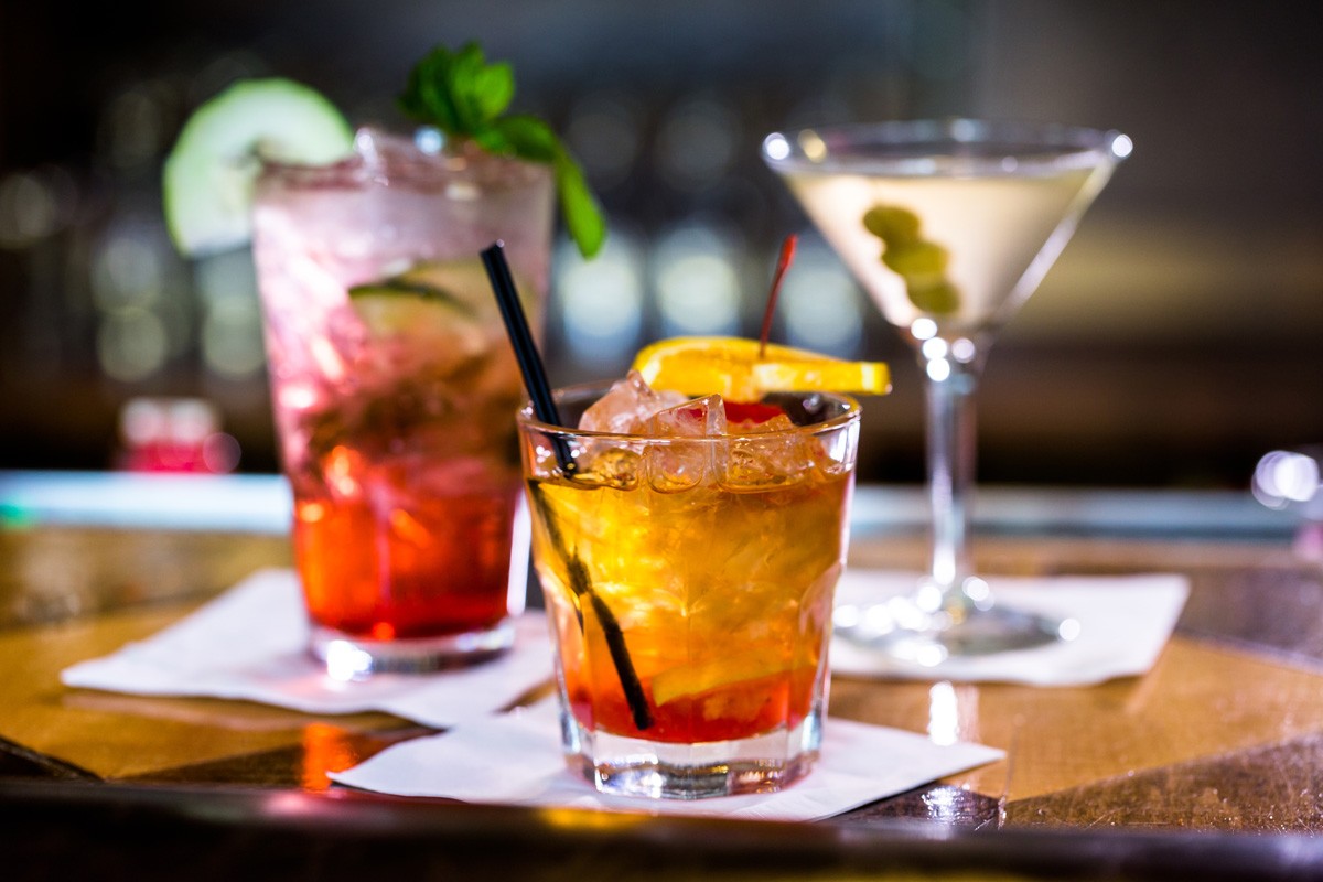COCKTAIL-BAR