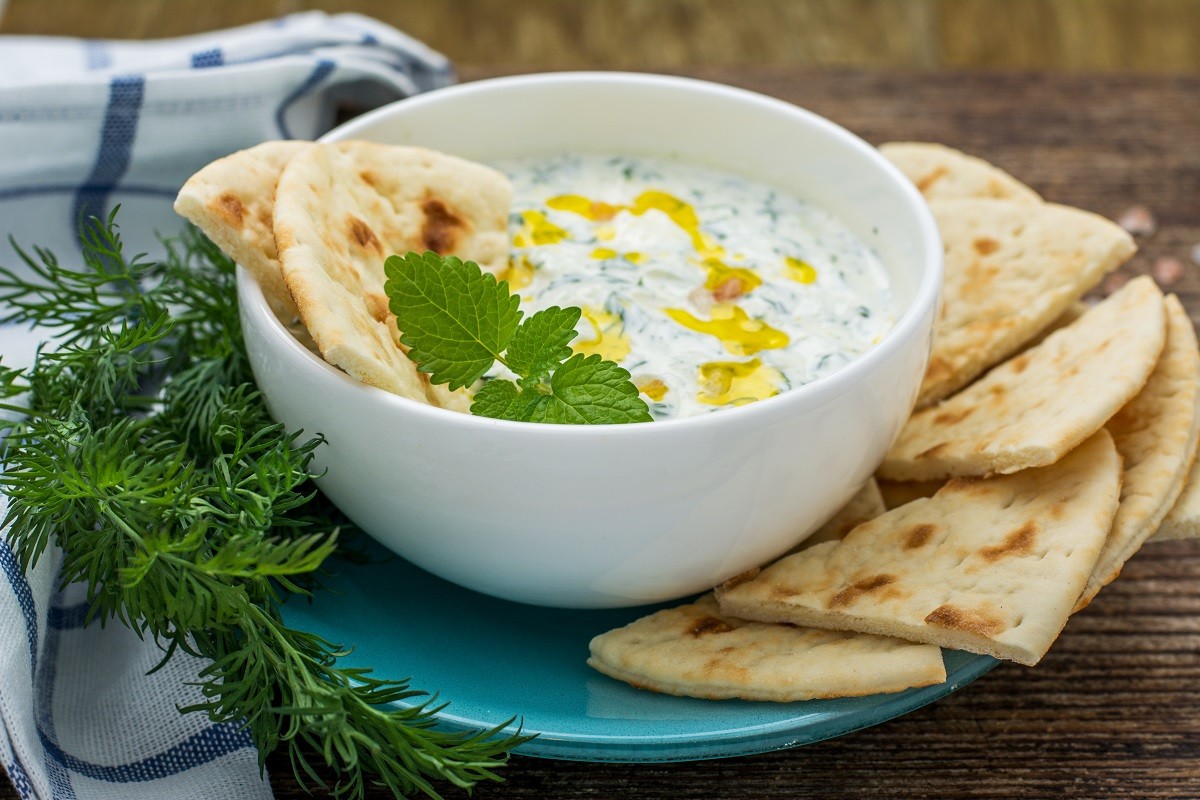 Sauce with yogurt and cucumber for starter