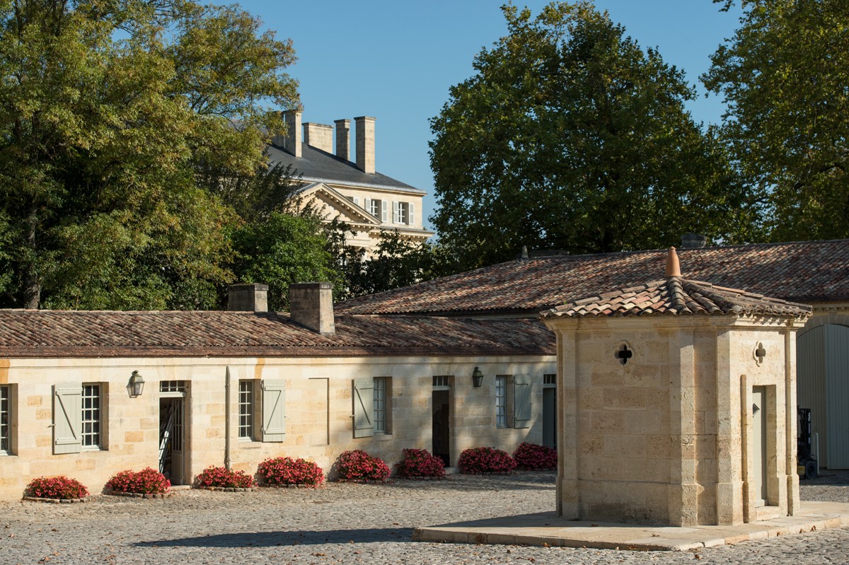 +Cour-des-artisans-©-Artistes-Associés