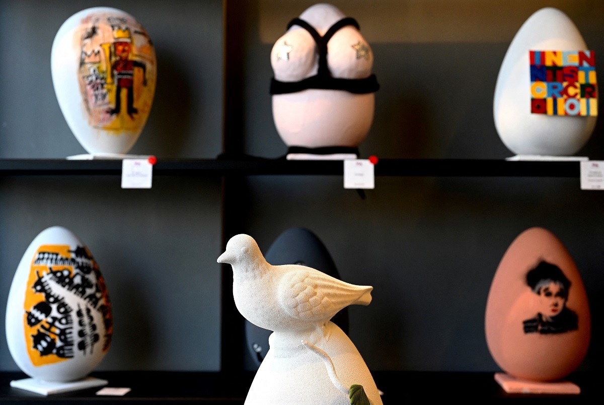 ITALY-EASTER-ART-CHOCOLATE-EGGS