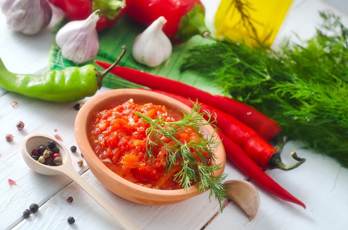 Fresh sauce from tomato and chilli peppers