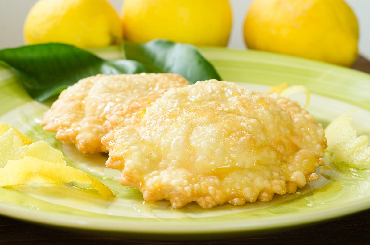 Sebadas, traditional dessert made in Sardinia