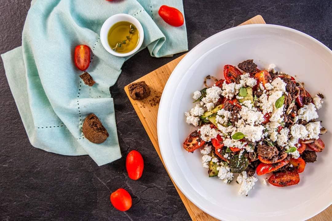manouka salata