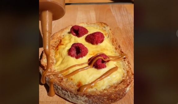 tost-giaourti