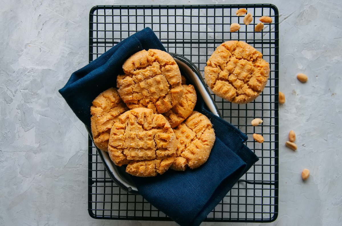 Homemade,Peanut,Butter,Cookies,On,A,Wire,Rack.,Gray,Background.