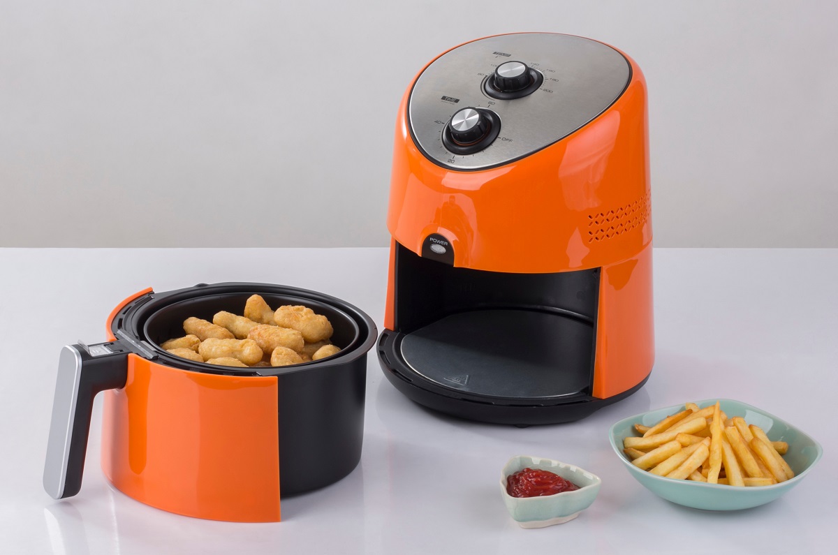 Air,Fryer,Machine,With,Chicken,And,French,Fried