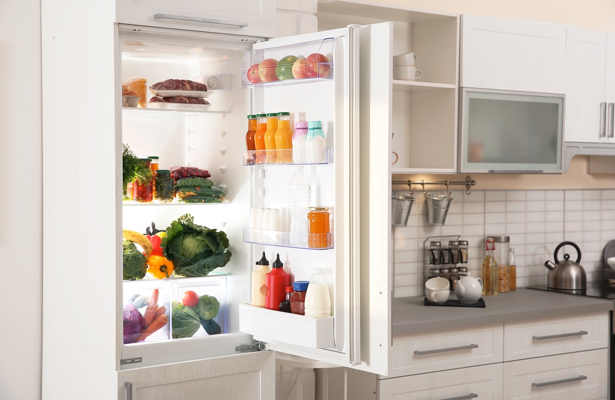 Stylish,Kitchen,Interior,With,Refrigerator,Full,Of,Products