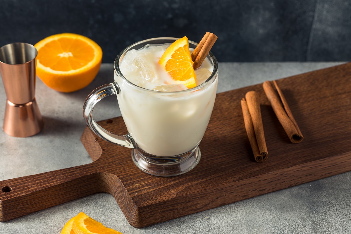 Boozy,Refreshing,Milk,And,Honey,Cocktail,With,Benedictine,And,Cinnamon