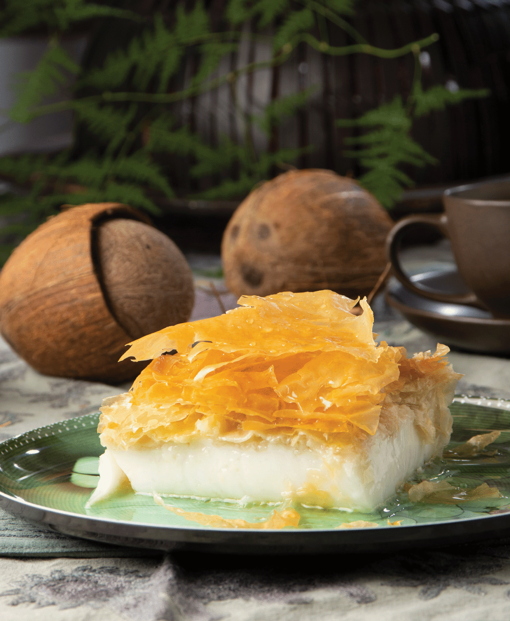 Siropiasti-pita-me-gala-karydas