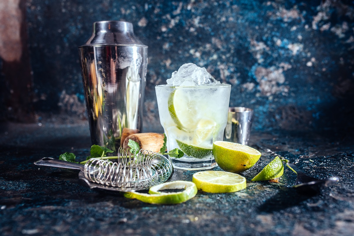 Frozen,Alcoholic,Cocktail,,Refreshment,Drink,With,Vodka,And,Lime,Served
