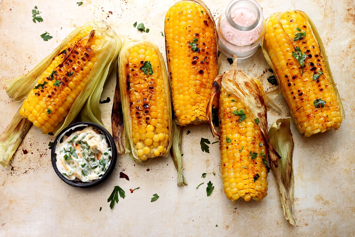 Grilled,Sweet,Corn,With,Smoked,Paprika,,Salt,And,Cilantro.summer,Vegan