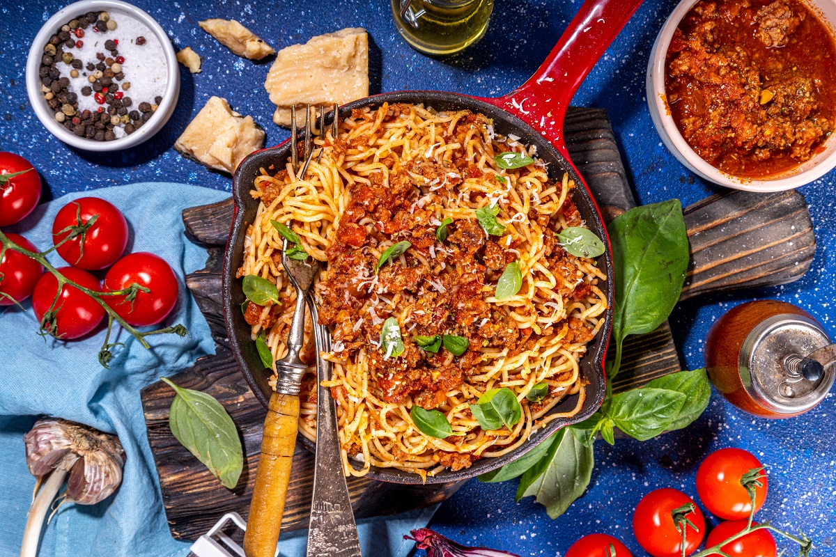 Classic,Bolognese,Spaghetti,Pasta,With,A,Lot,Of,Sauce,,On