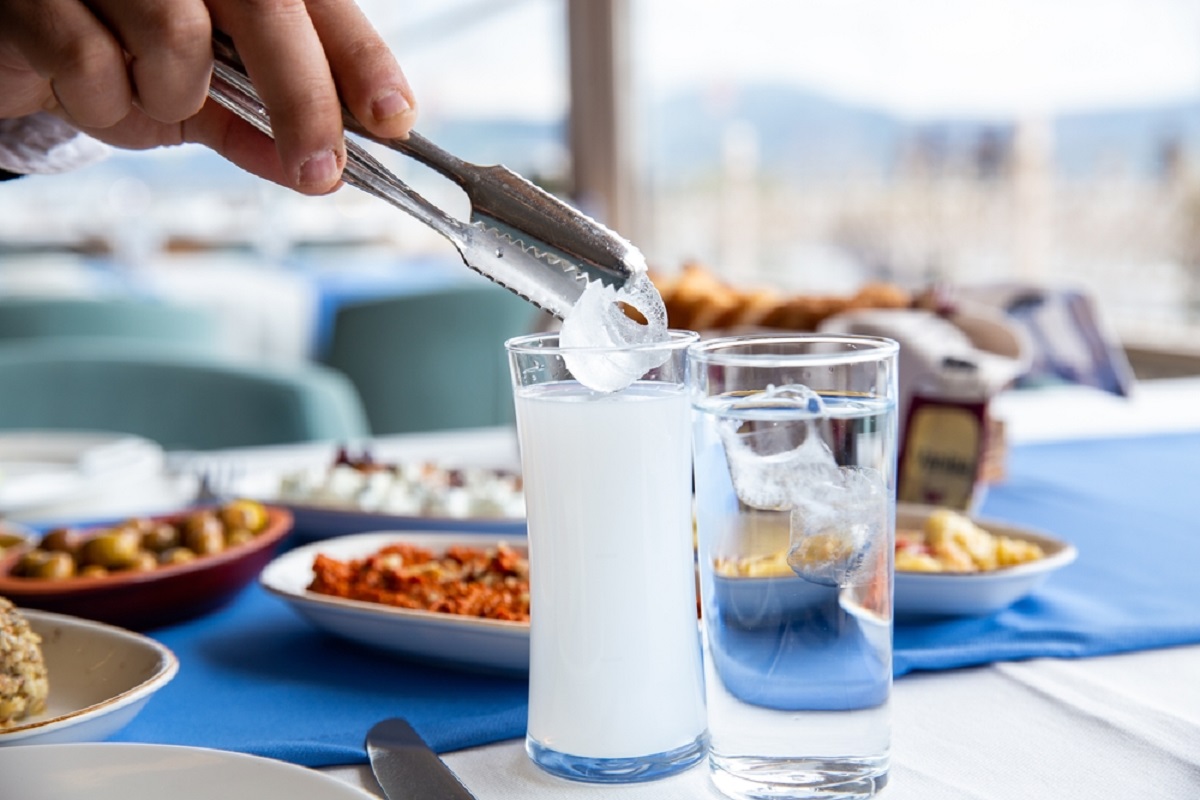 Turkish,Raki,Table,Prepared,For,The,Customer,In,A,Luxury