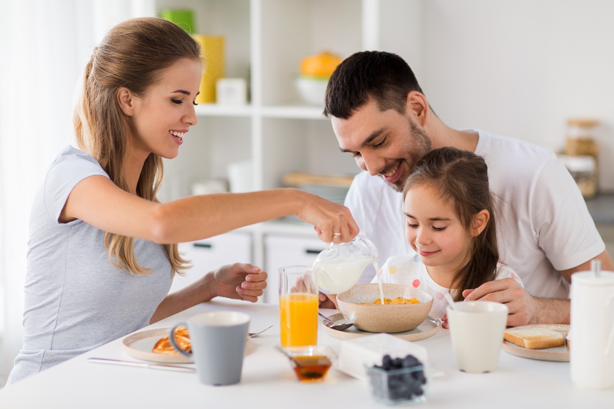 Family,,Eating,And,People,Concept,-,Happy,Mother,,Father,And