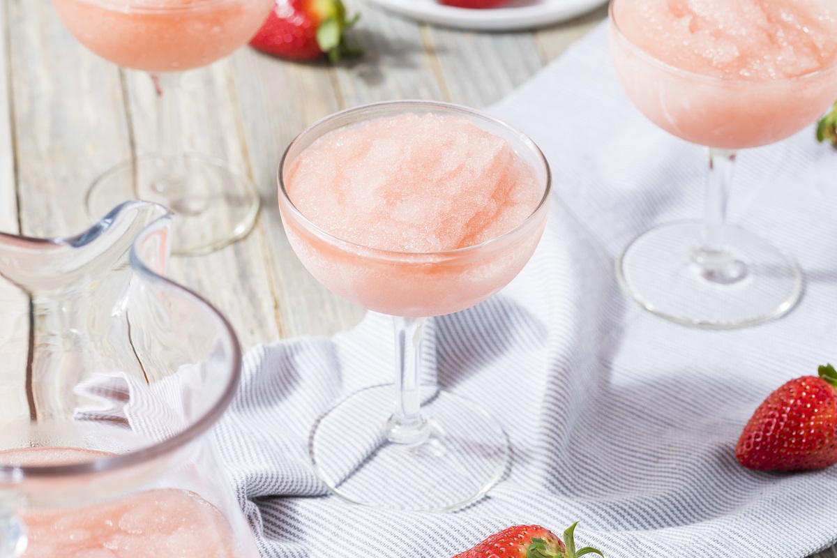 Cold,Refreshing,Frozen,Frosã©,Rosã©,Wine,Cocktail,In,The,Summer