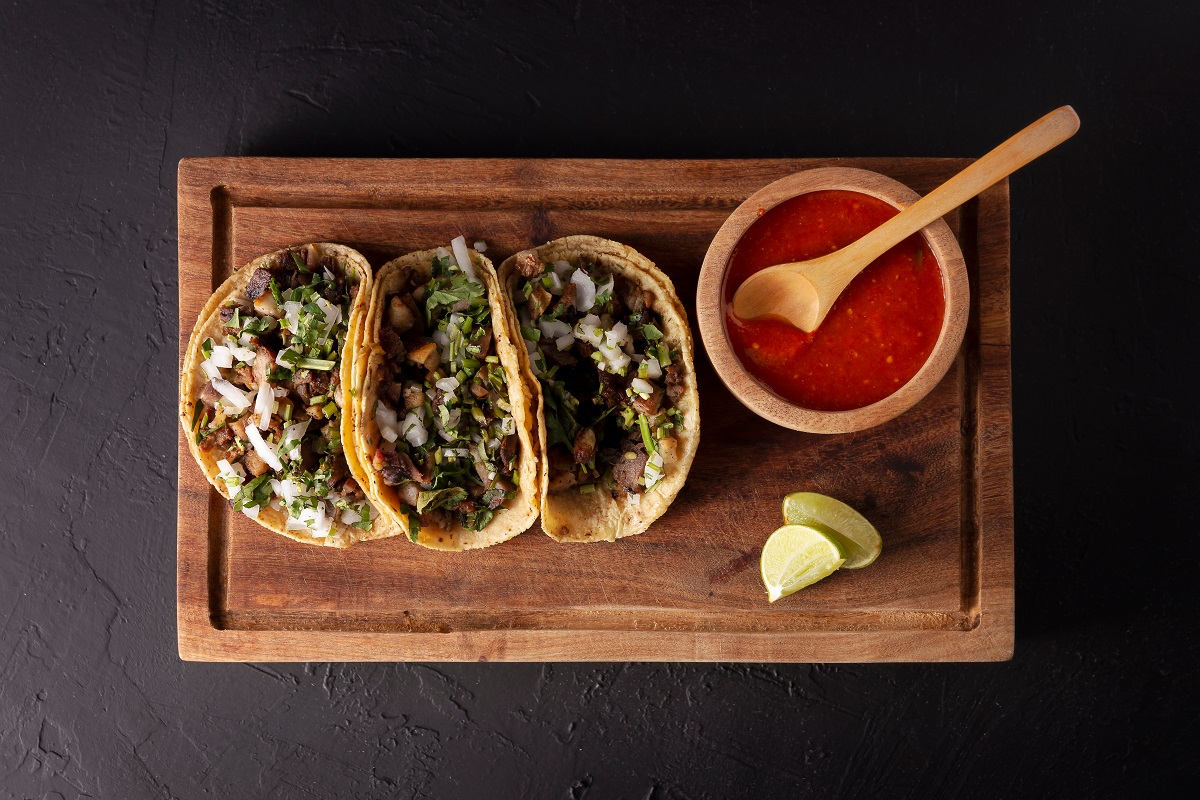 Tacos,De,Suadero.,Fried,Meat,In,A,Corn,Tortilla.,Street