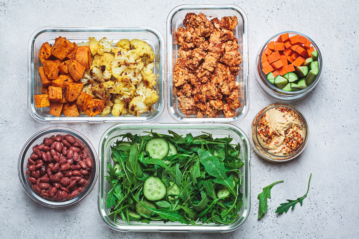 Vegan,Meal,Prep,Containers,With,Cooked,Ingredients:,Marinated,Tofu,,Beans,