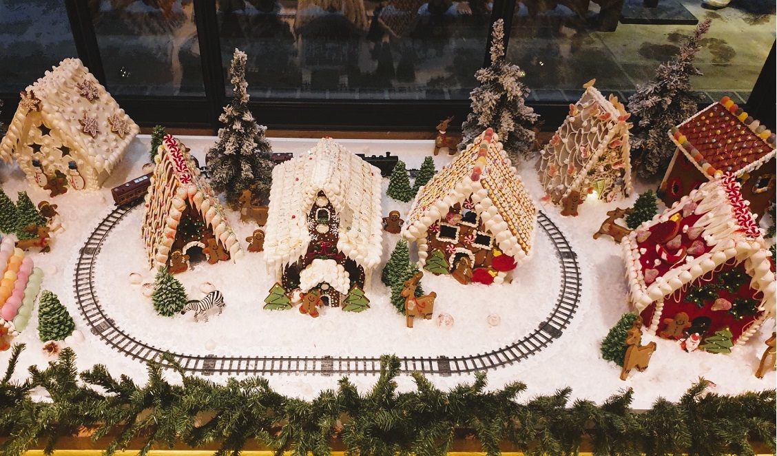 gingerbread spitakia-anoigma