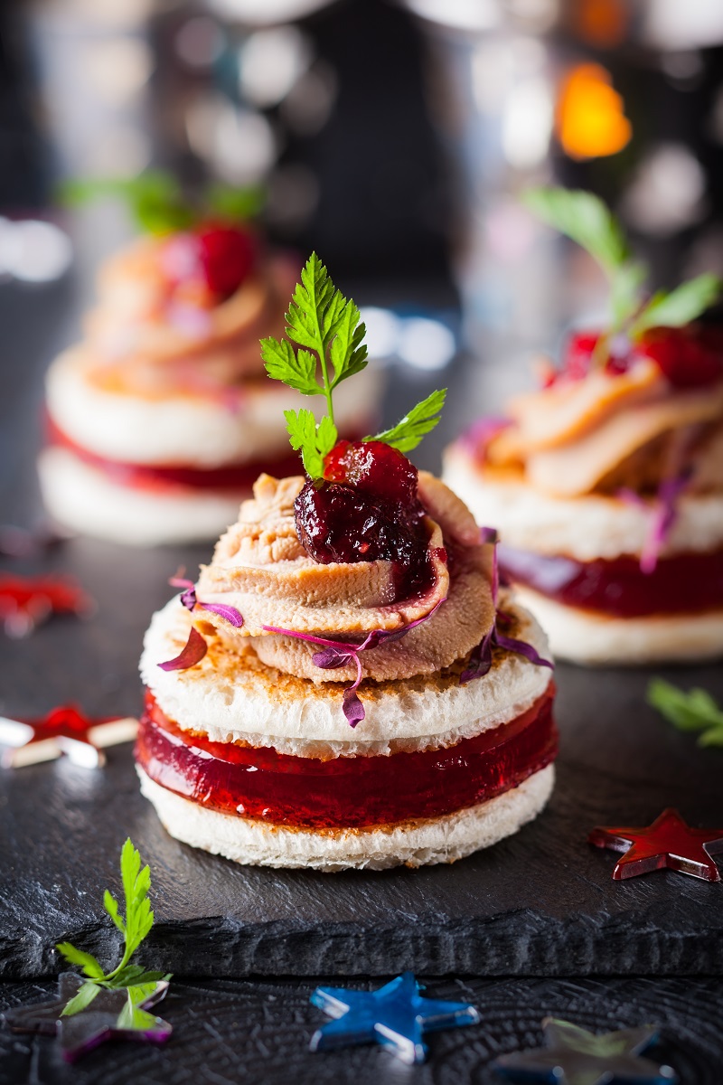 Festive,Appetizer,With,Foie,Gras,,Cranberry,Chutney,And,Jelly