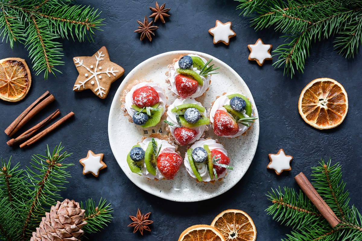 Christmas,Sweets,,Canape,Tartalettes,Or,Cupcakes,With,Cream,And,Berries