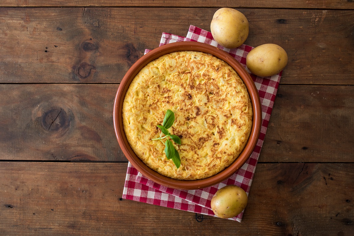Spanish,Potato,Omelet,Called,Tortilla,De,Patatas,On,A,Rustic