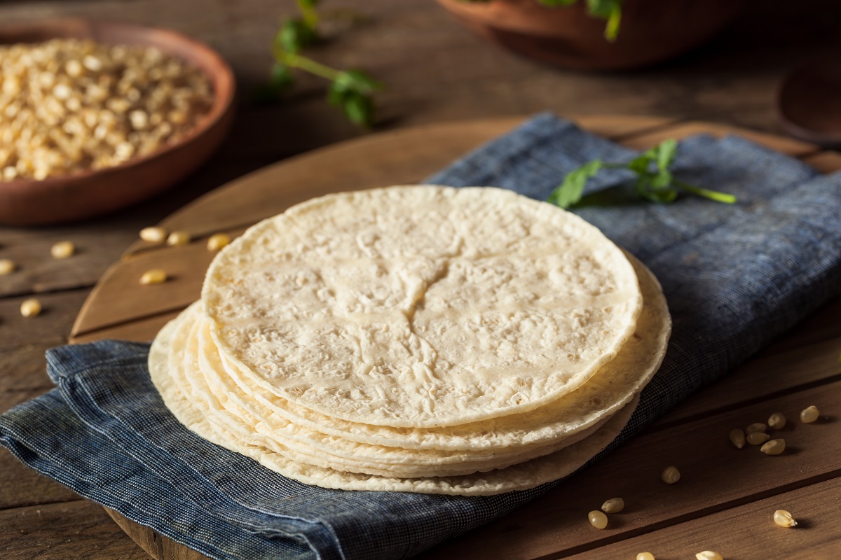Homemade,White,Corn,Tortillas,In,A,Stack
