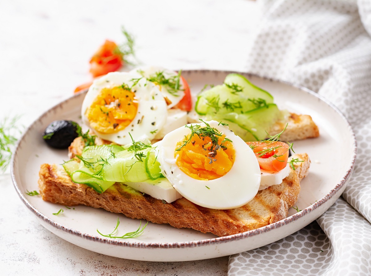 Healthy,Breakfast.,Toast,With,Feta,Cheese,And,Egg.,Healthy,Balanced