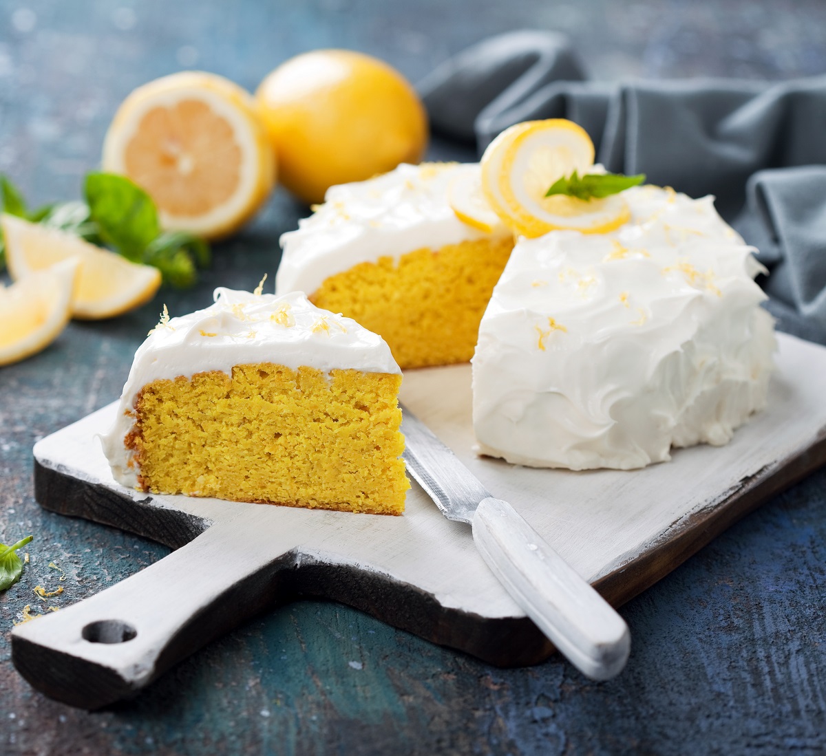 Lemon,Almond,Gluten,Free,Cake,With,Cream,Cheese,Frosting,,Selective
