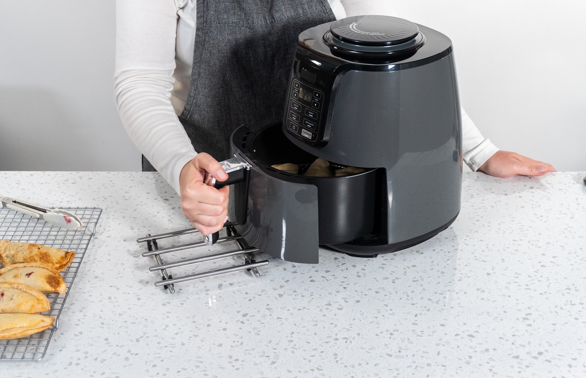 Frying,Sweet,Cherry,Empanadas,In,The,Air,Fryer.