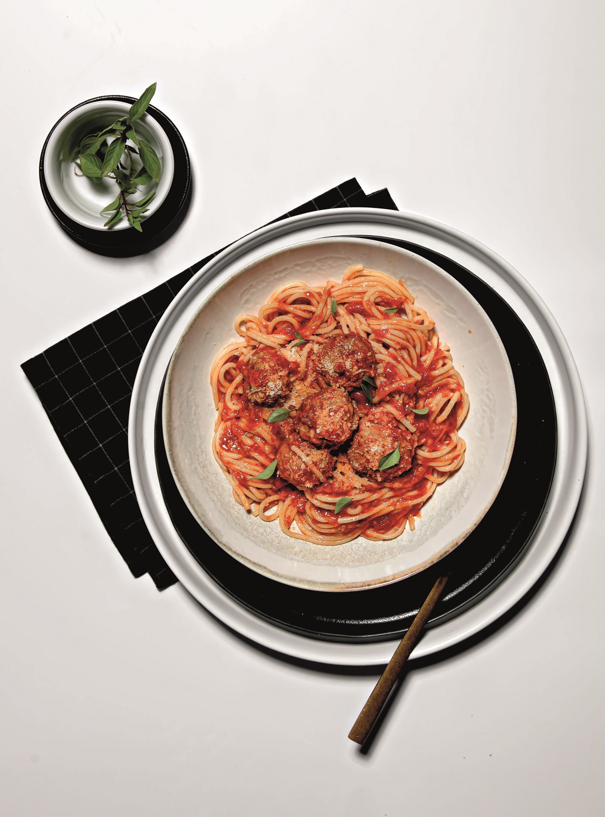 6 emblimatikes – spaghetti polpette