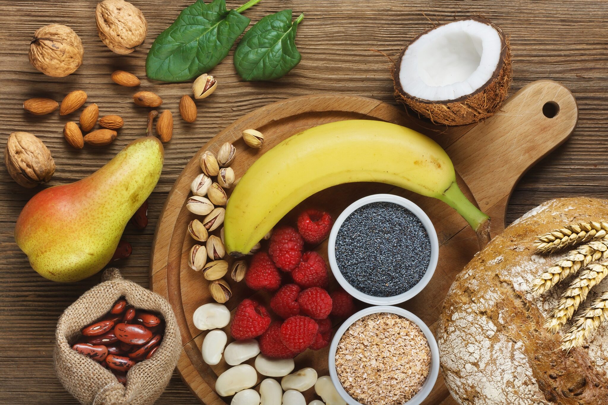 Foods,Rich,In,Fiber,As,Rye,Bread,,Wheat,Bran,,White
