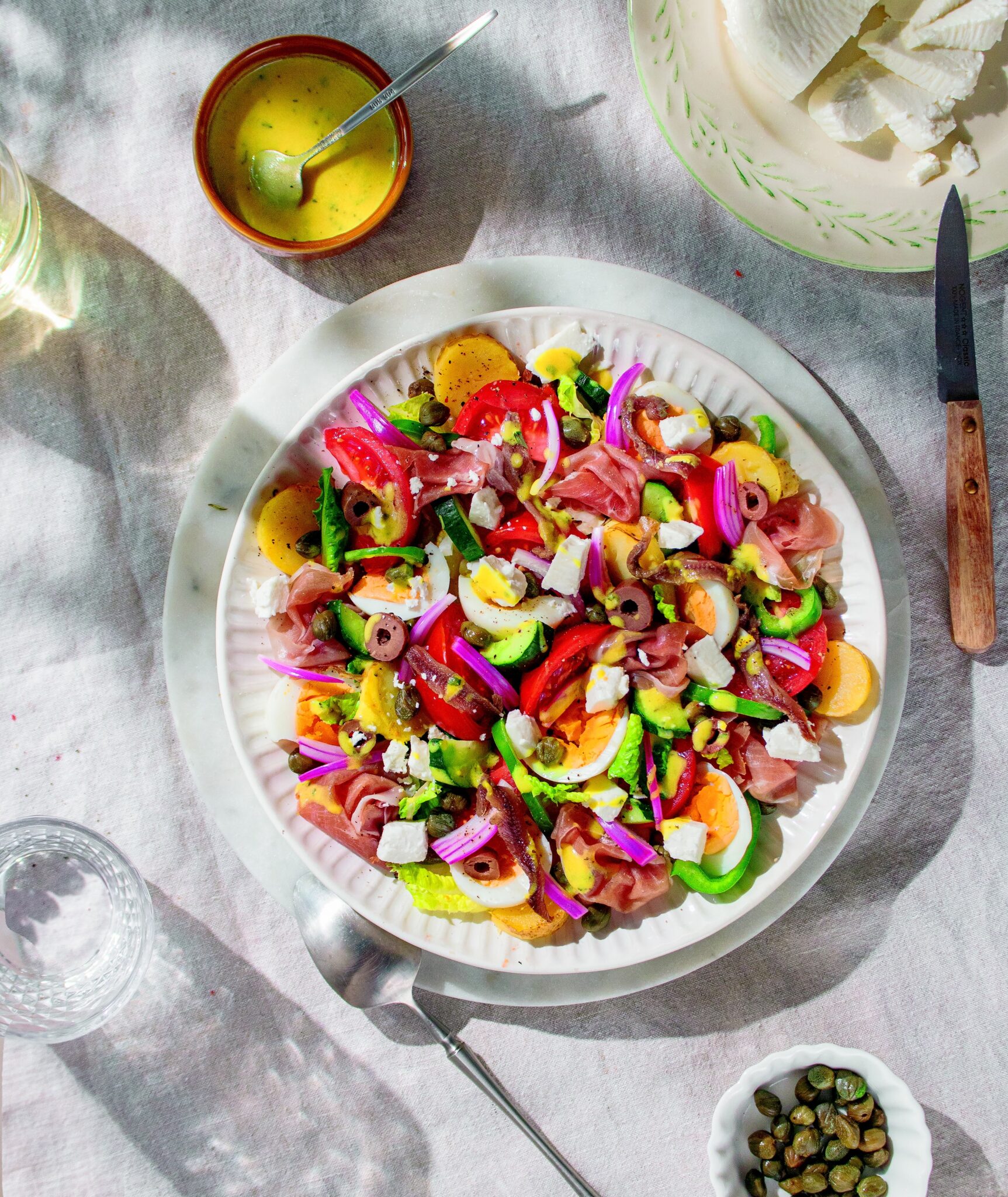 salata-xoriatiki-korsiki-anoigma