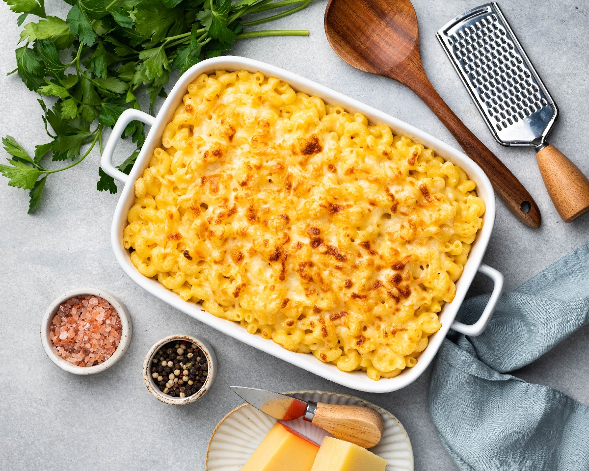 Mac,And,Cheese,,Traditional,American,Food,,Top,View