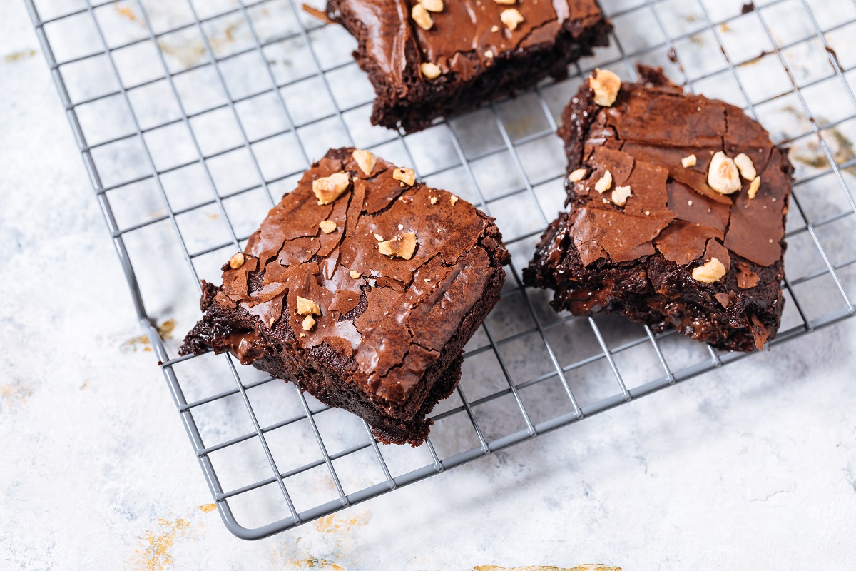 Chocolate,Brownies,With,Hazelnut,Crumbs,On,Top,,On,A,Tray