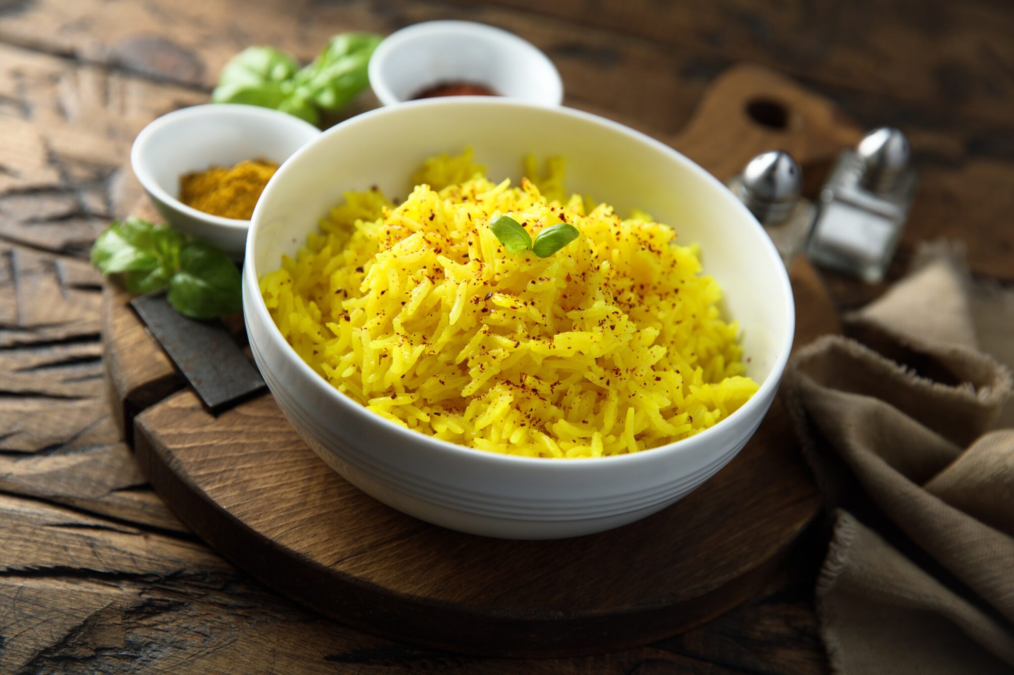 Healthy,Vegan,Turmeric,Rice,With,Fresh,Basil