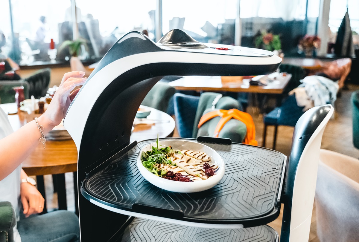 Robot,Waiter,Serve,Food,At,Modern,Restaurant,Table.offering,Innovation,Futuristic