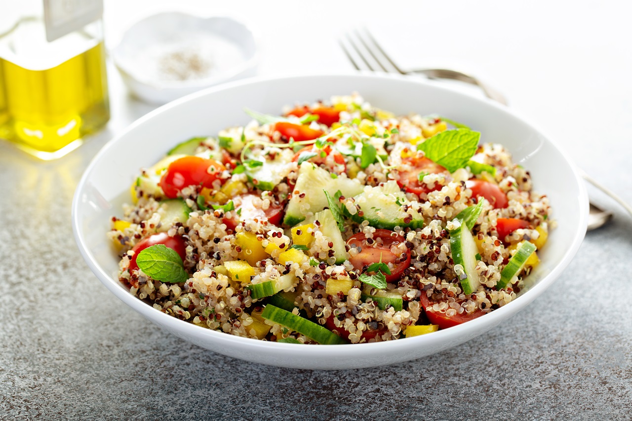 Fresh,Quinoa,Tabbouleh,Salad,With,Tomatoes,And,Cucumbers