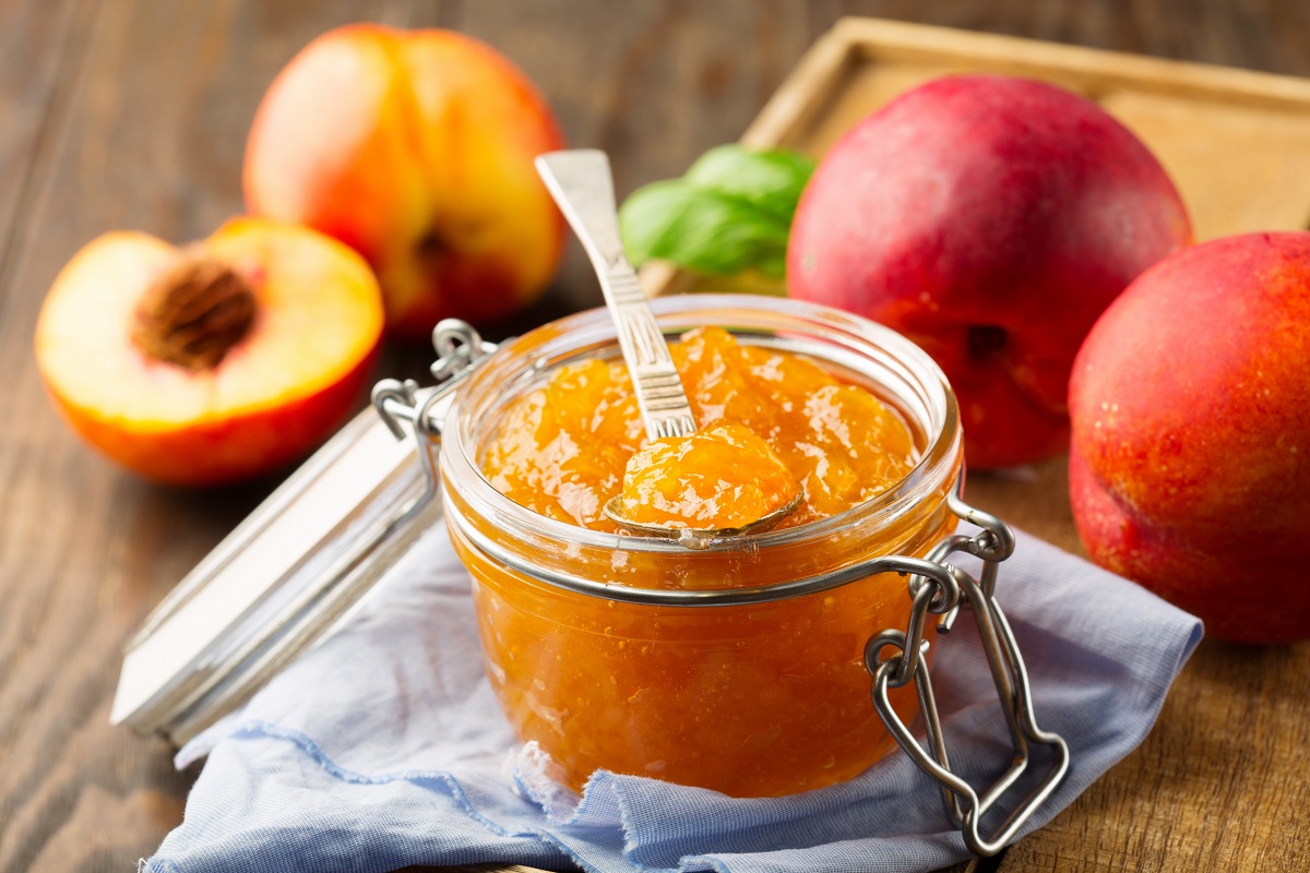 Jar,Of,Homemade,Peach,Jam,With,Fresh,Fruits,On,Rustic