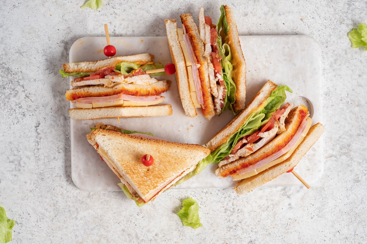 club_sandwich_epistrofi-sxoleio